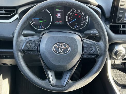 Used 2022 Toyota RAV4 LE image 31