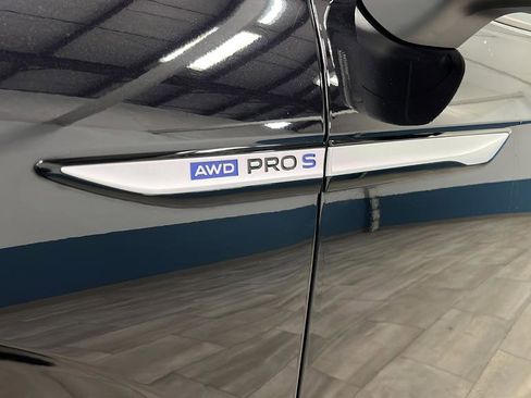 Used 2023 Volkswagen ID.4 Pro S image 39