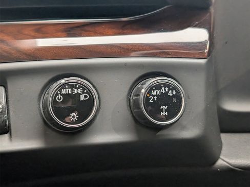 Used 2018 Cadillac Escalade Luxury image 14