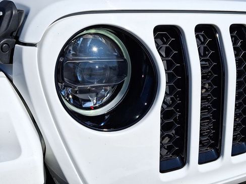 Used 2023 Jeep Gladiator Overland image 30