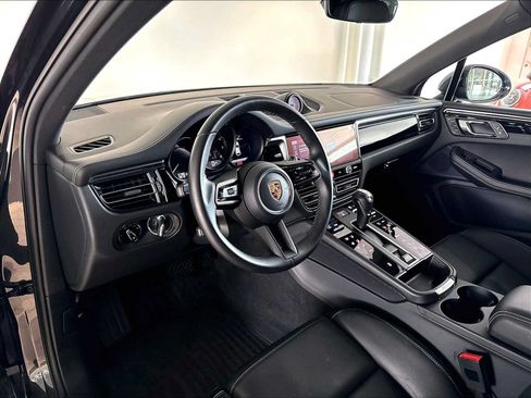 Used 2026 Porsche Macan AWD/4WD image 7