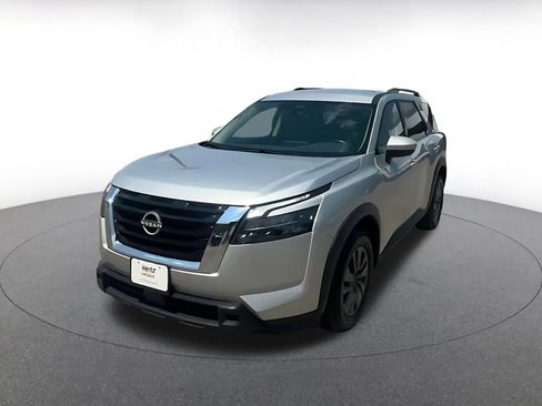 Used 2025 Nissan Pathfinder SV AWD/4WD image 7