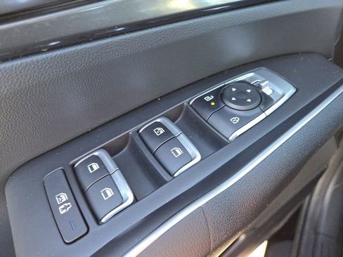 Used 2025 Kia Sorento S w/ Panoramic Sunroof Package image 10