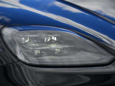 Certified 2026 Porsche Cayenne E-Hybrid image 11