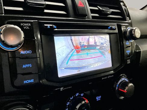 Used 2018 Toyota 4Runner TRD Off-Road Premium AWD/4WD image 27