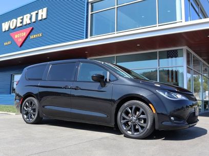 Used 2020 Chrysler Pacifica Touring w/ S Appearance Package