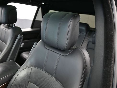 Used 2020 Land Rover Range Rover HSE image 17