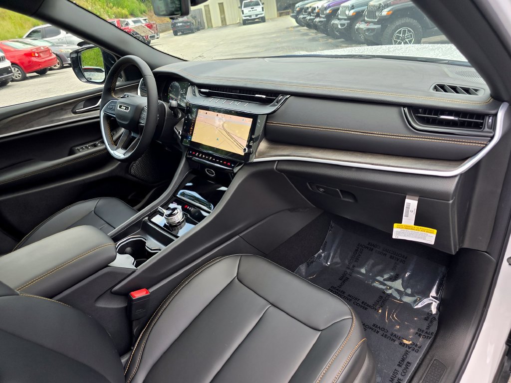 New 2026 Jeep Grand Cherokee L Limited AWD/4WD image 30