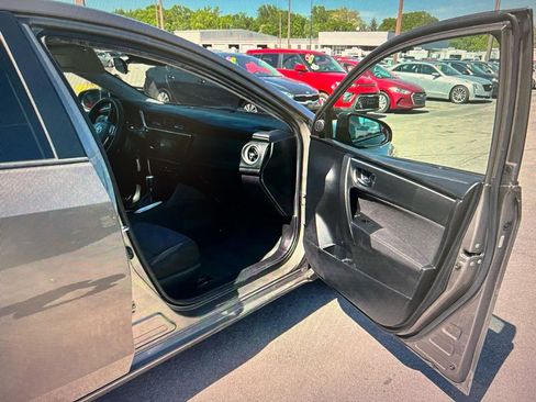 Used 2019 Toyota Corolla LE FWD image 15