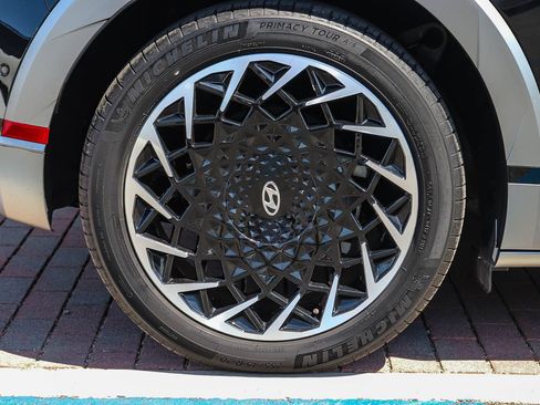 Used 2023 Hyundai Ioniq 5 Limited AWD/4WD image 8