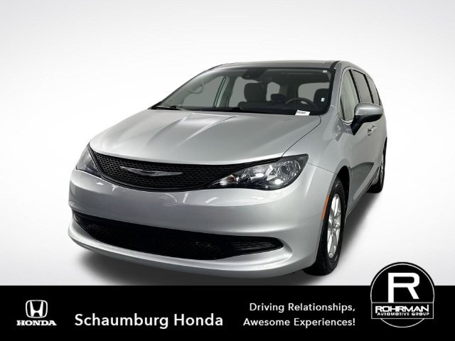 Used 2023 Chrysler Voyager LX FWD image 2