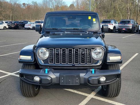 Used 2024 Jeep Wrangler Unlimited w/ Convenience Group AWD/4WD image 2