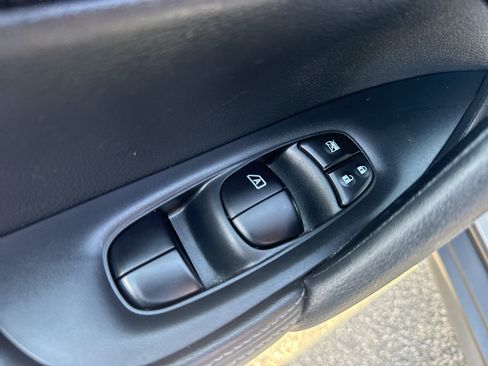 Used 2020 Nissan Rogue SL w/ Premium Package AWD/4WD image 12