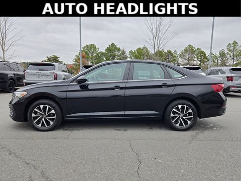 Used 2023 Volkswagen Jetta S image 4