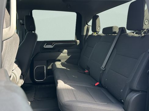 Used 2025 Chevrolet Silverado 2500 LT w/ Convenience Package image 29