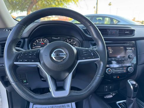 Used 2017 Nissan Rogue SV AWD/4WD image 19