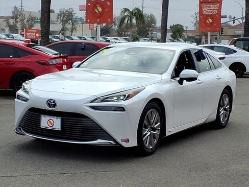 Certified 2024 Toyota Mirai XLE image 3