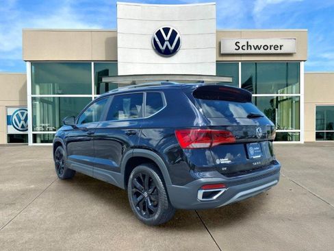 Certified 2023 Volkswagen Taos SE w/ Panoramic Sunroof Package FWD image 9