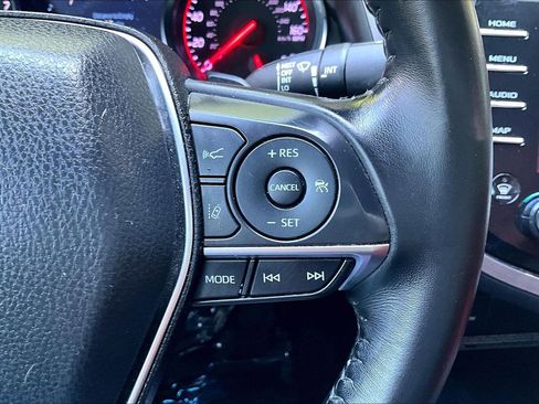 Used 2019 Toyota Camry XSE FWD image 18