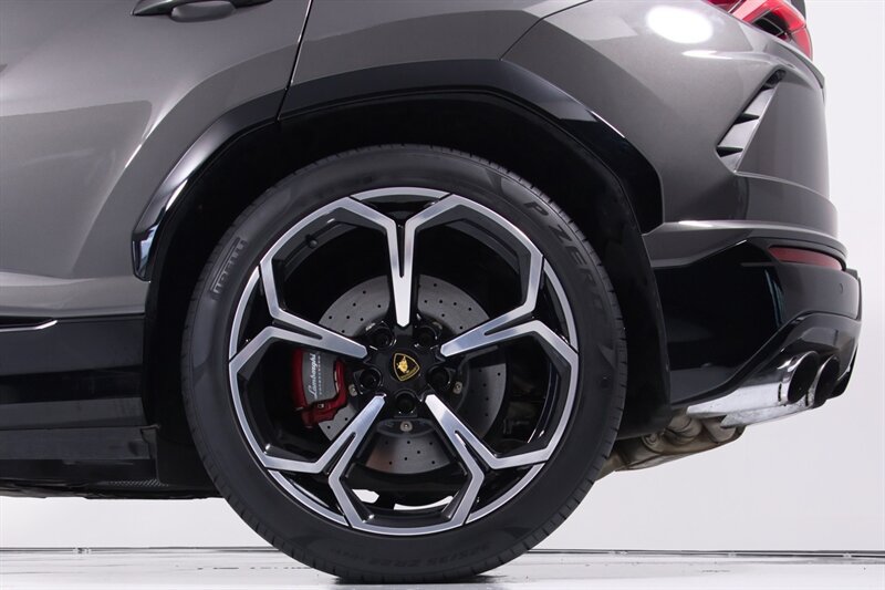 Used 2021 Lamborghini Urus AWD/4WD image 9