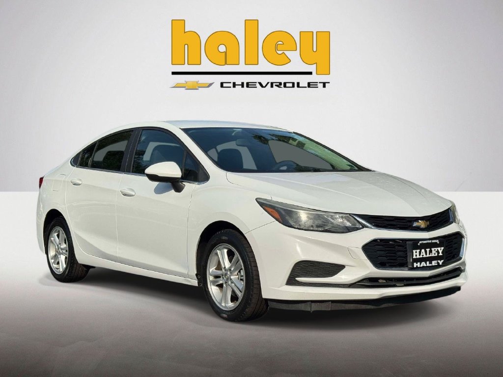 Used 2017 Chevrolet Cruze LT FWD image 1