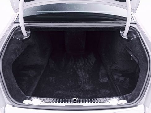 Used 2024 Rolls-Royce Phantom Sedan w/ The Phantom Package RWD image 32