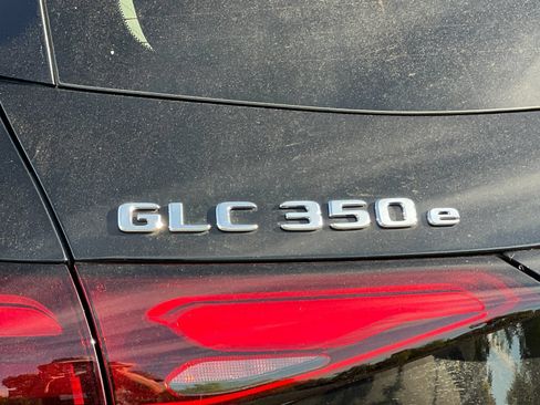 Used 2025 Mercedes-Benz GLC 350e 4MATIC image 26