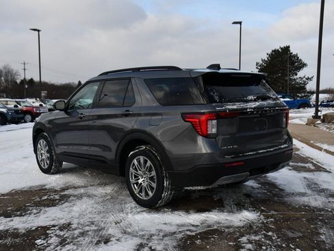 Used 2026 Ford Explorer Active w/ Active Comfort Package AWD/4WD image 4