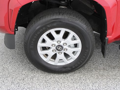 Used 2024 Toyota Tacoma SR5 AWD/4WD image 11