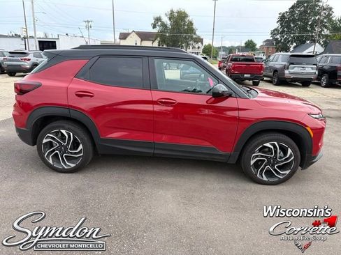 Used 2026 Chevrolet TrailBlazer RS w/ Convenience Package AWD/4WD image 3