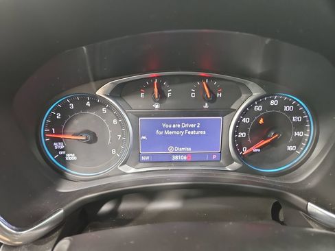 Used 2020 Chevrolet Equinox Premier AWD/4WD image 16