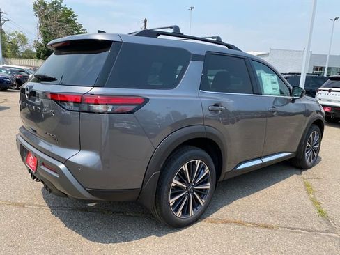New 2026 Nissan Pathfinder Platinum AWD/4WD image 5