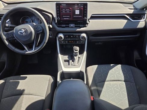 Used 2022 Toyota RAV4 XLE w/ Convenience Package image 10