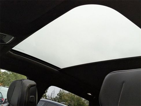 Used 2025 Cadillac Lyriq Sport image 14