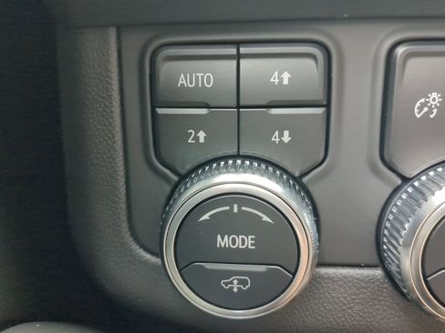 Used 2023 GMC Yukon AT4 w/ AT4 Premium Plus Package image 27