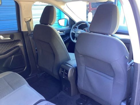 Used 2020 Ford Escape SE image 34