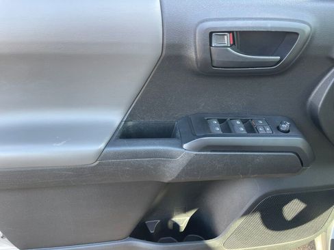 Used 2021 Toyota Tacoma SR AWD/4WD image 7