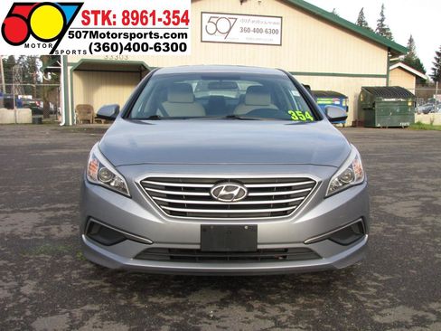 Used 2017 Hyundai Sonata SE FWD image 11