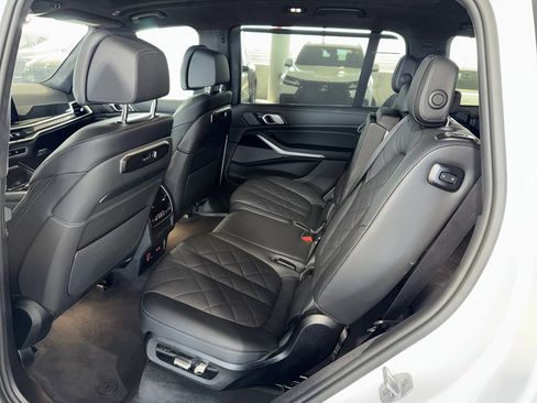 Used 2026 BMW X7 xDrive40i image 16