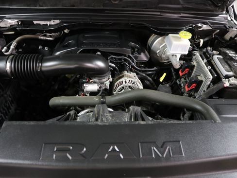 Used 2022 RAM 1500 Laramie AWD/4WD image 14