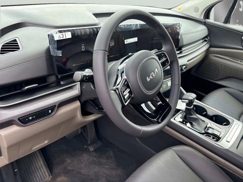 New 2026 Kia Carnival EX image 24