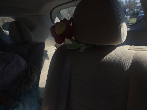 Used 2015 Nissan Rogue S image 8