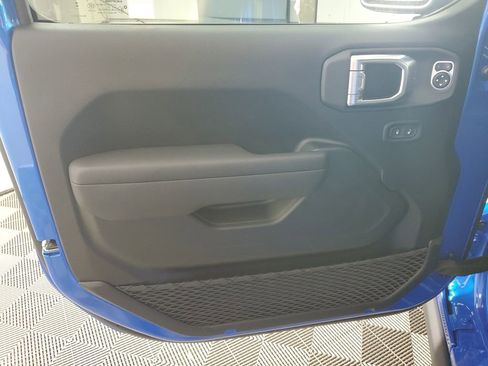 New 2025 Jeep Gladiator Willys image 26