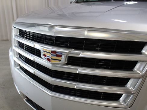 Used 2020 Cadillac Escalade ESV Premium Luxury AWD/4WD image 34