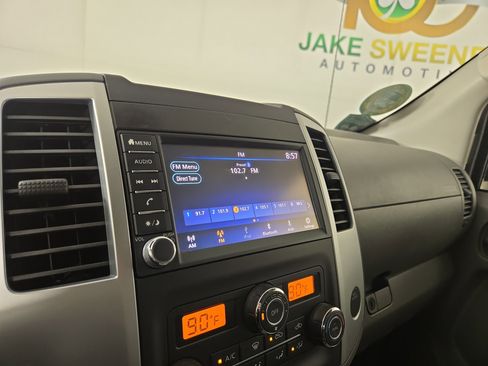 Used 2021 Nissan Frontier SV w/ Midnight Edition Floor Mats image 19