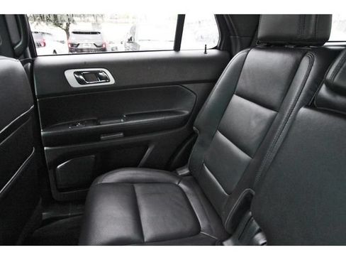 Used 2014 Ford Explorer Limited w/ Equipment Group 301A FWD image 11