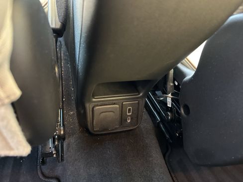 Used 2024 Buick Encore GX Avenir w/ Avenir Convenience Package AWD/4WD image 24
