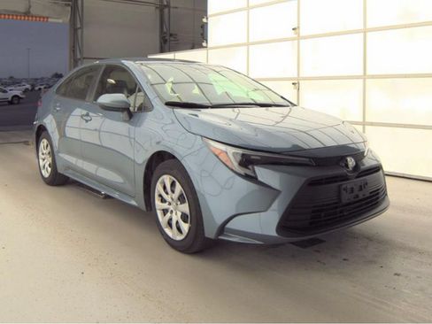 Used 2026 Toyota Corolla LE FWD image 4
