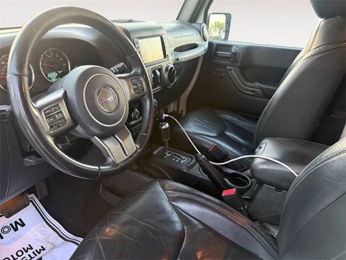 Used 2018 Jeep Wrangler Unlimited Sahara image 14