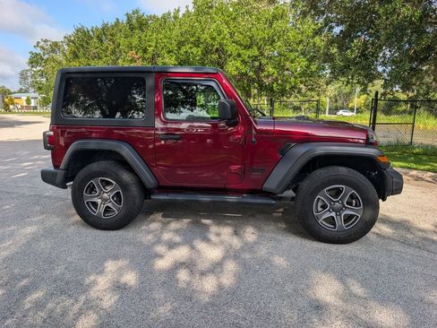 Used 2021 Jeep Wrangler Sport w/ Technology Group AWD/4WD image 10